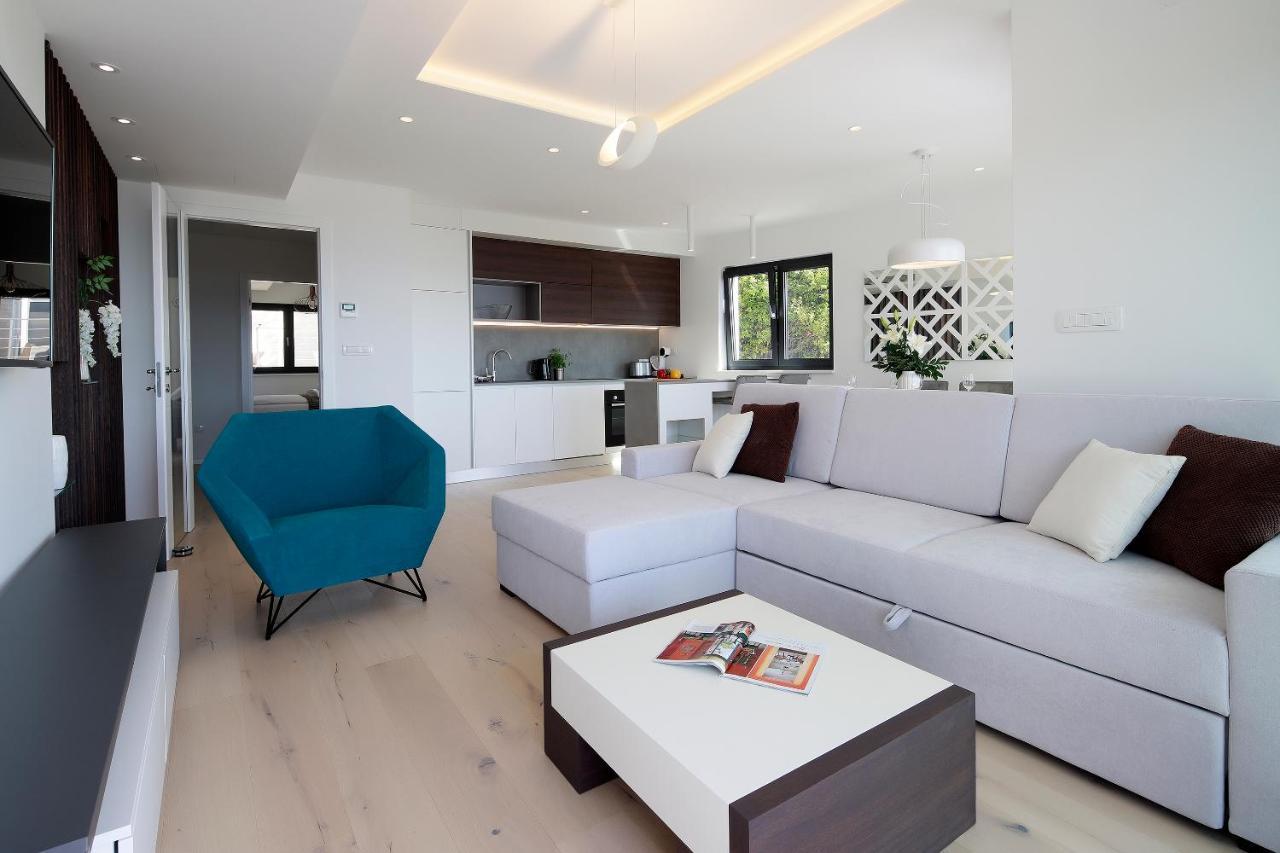 Modena Maris-Heated Pool-Grill-Relax-Jacuzzi Apartments Icici Ngoại thất bức ảnh
