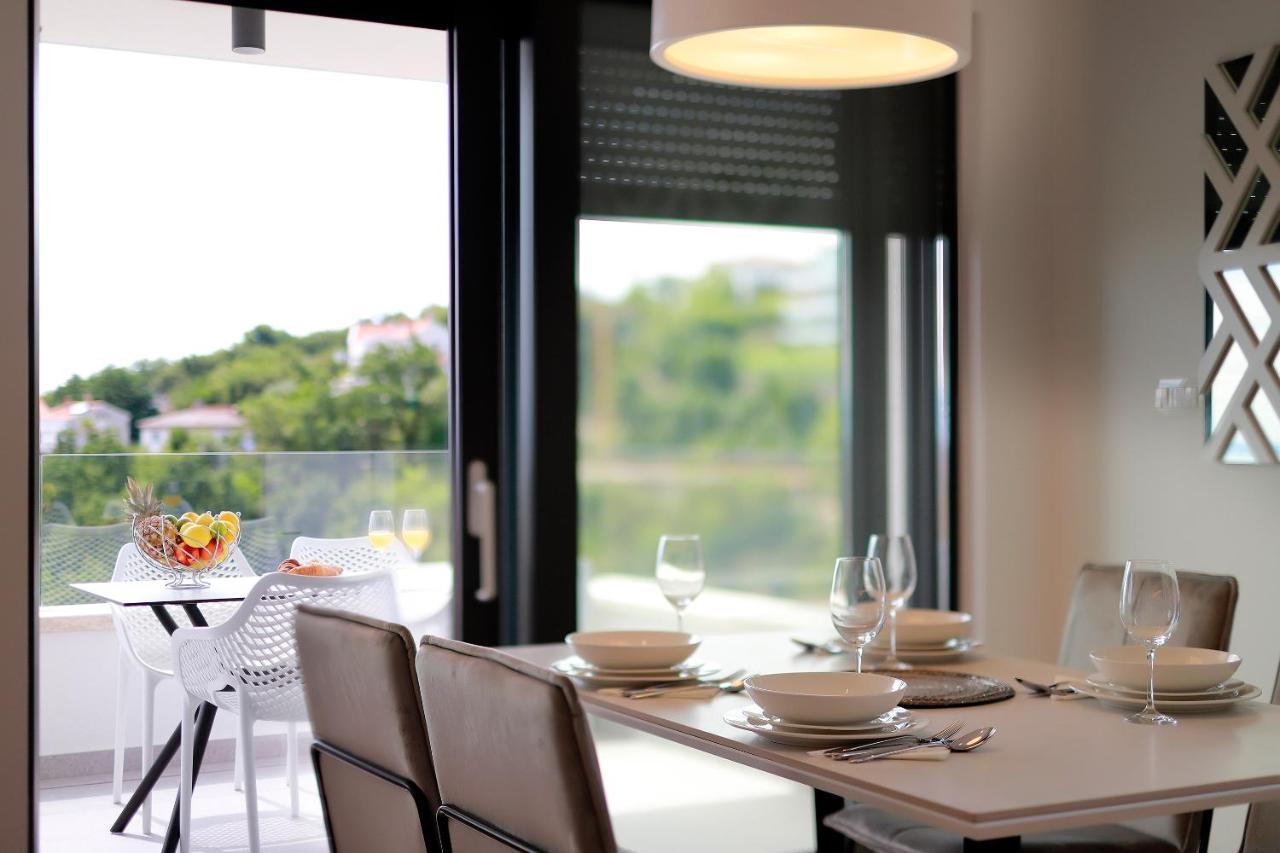 Modena Maris-Heated Pool-Grill-Relax-Jacuzzi Apartments Icici Ngoại thất bức ảnh