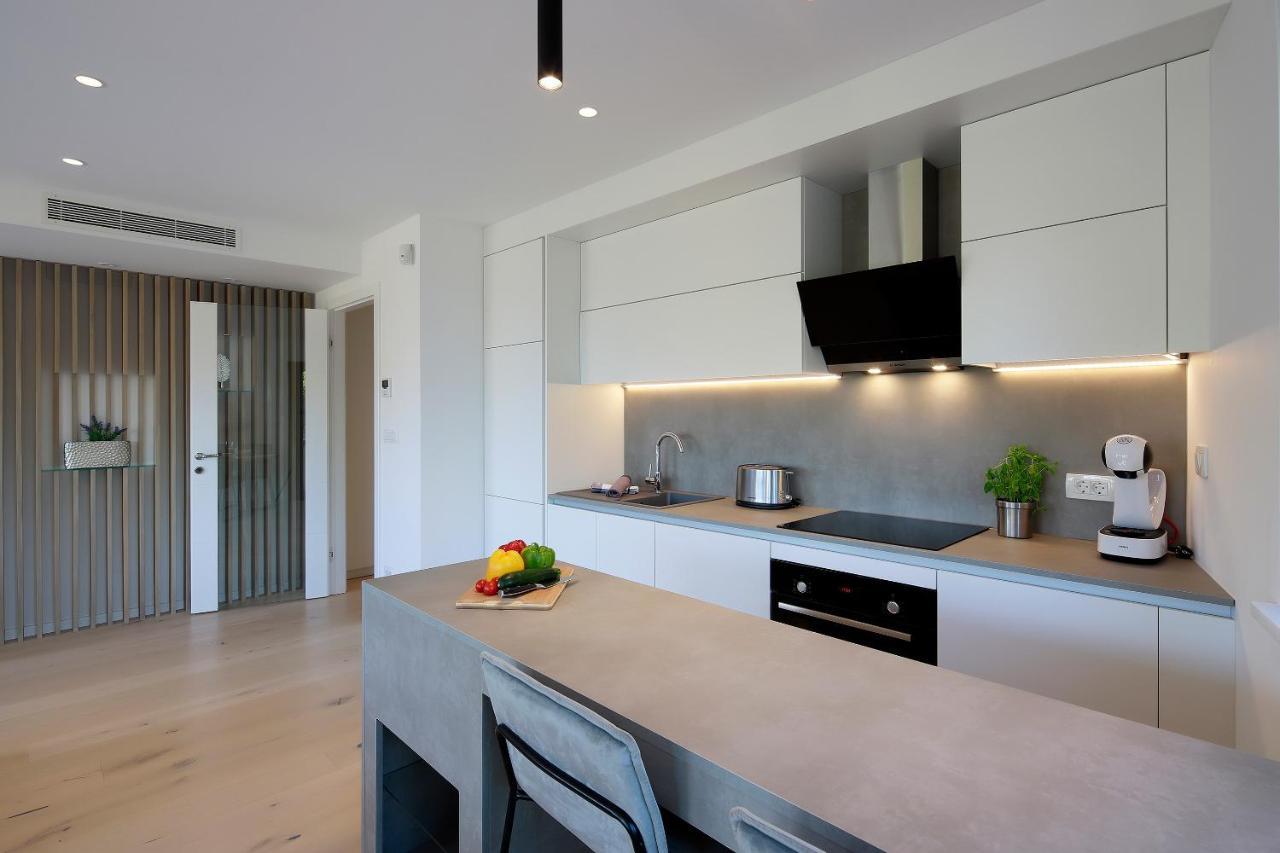 Modena Maris-Heated Pool-Grill-Relax-Jacuzzi Apartments Icici Ngoại thất bức ảnh
