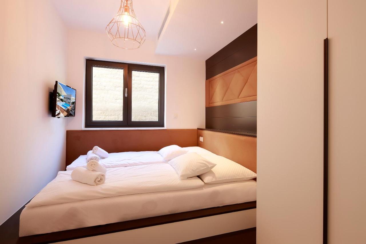 Modena Maris-Heated Pool-Grill-Relax-Jacuzzi Apartments Icici Ngoại thất bức ảnh